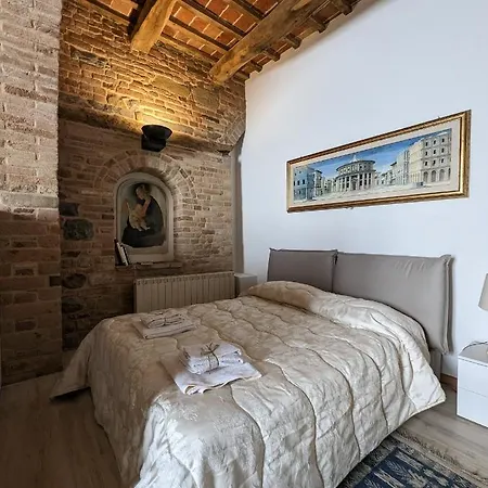 Casa Di Clara In Piazza, Ideale Per Smartworking Amandola