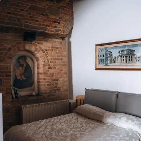 Apartment Casa Di Clara In Piazza, Ideale Per Smartworking