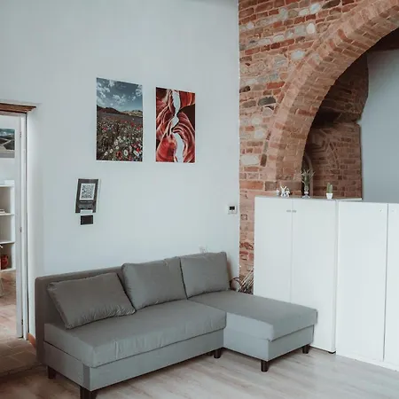 Apartment Casa Di Clara In Piazza, Ideale Per Smartworking